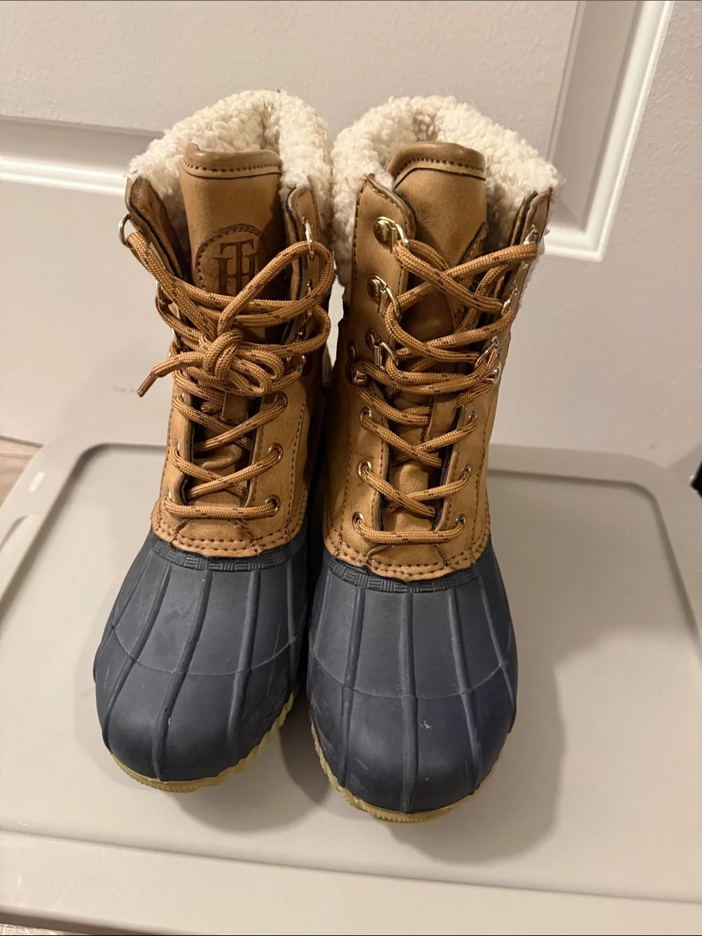 Tommy Hilfiger Tan & Navy Sherpa-Lined Duck Boots